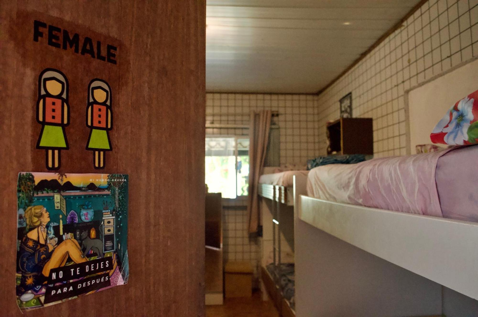 Hostel Barra Bar Balneário Camboriú エクステリア 写真